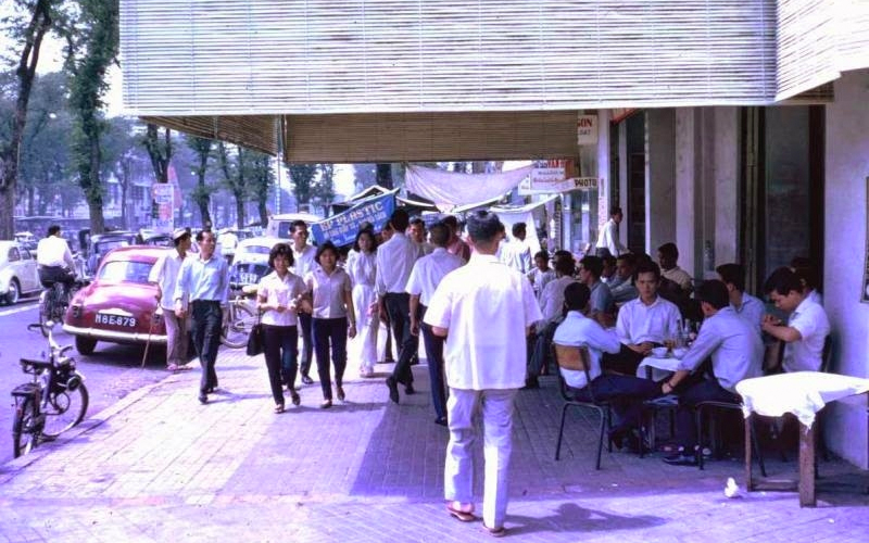 cà phê giúp xóa bỏ ranh giới giàu nghèo và ai cũng có thể thưởng thức cà phê giúp xóa bỏ ranh giới giàu nghèo và ai cũng có thể thưởng thức