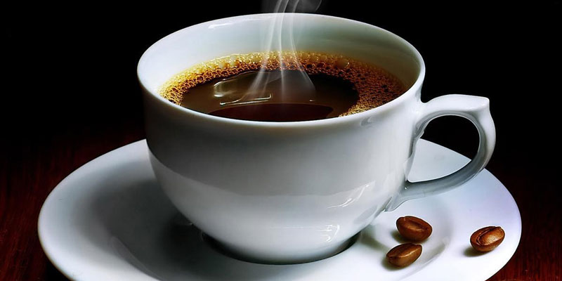 Một tách cà phê nhỏ pha tại nhà có thể chứa 50 mg caffeine
