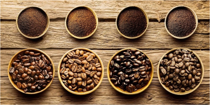 Cà phê nguyên chất sau khi rang có màu nâu đen 