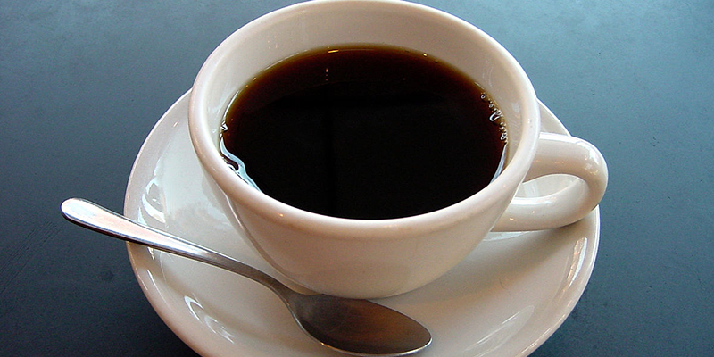 Thực chất, tác dụng chính của caffein chính là làm đầu óc bạn tỉnh táo hơn, hưng phấn hơn